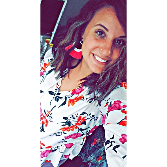 Meet your Posher, Ciera - Picture 1 of 1